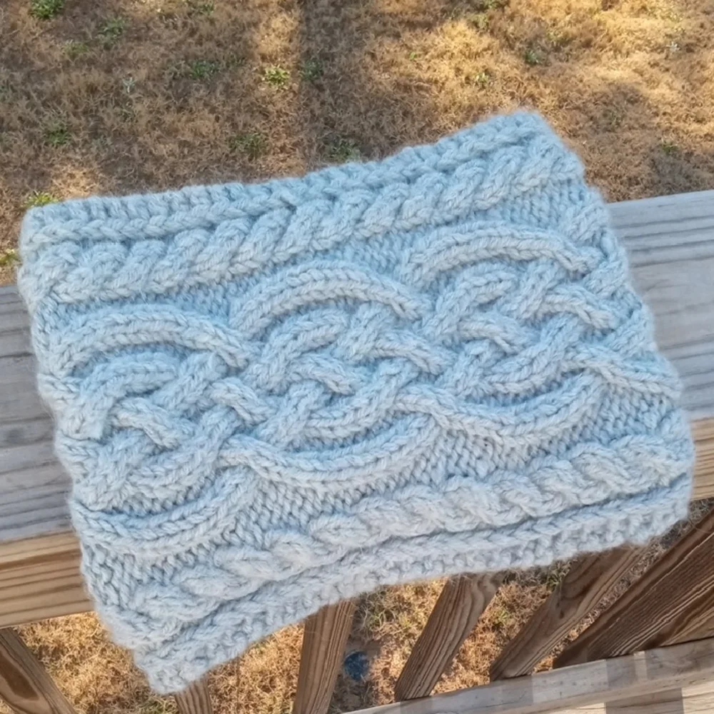 Unisex Chunky Celtic Cables Cowl - Picture 2 of 8